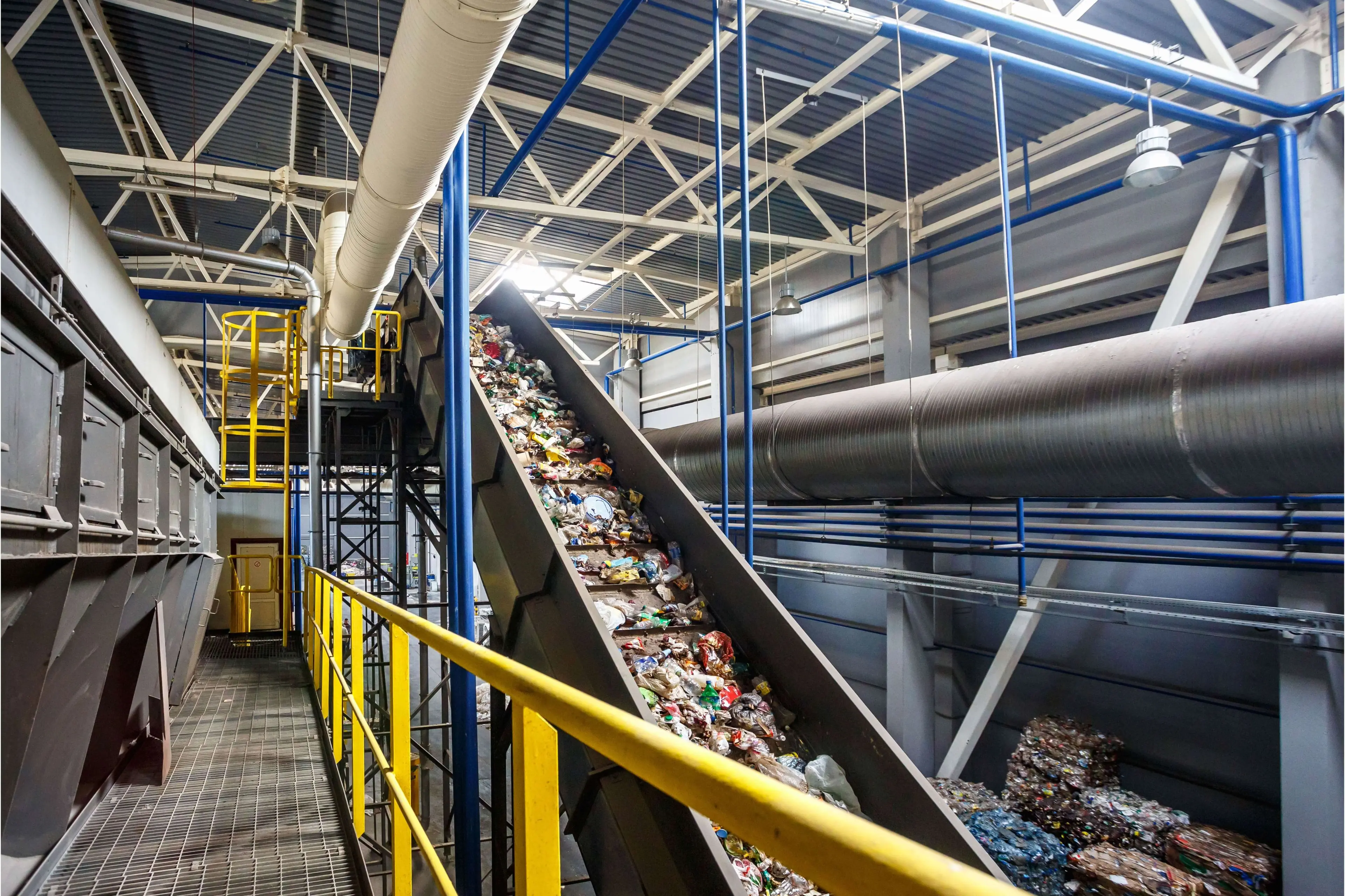 moving conveyor transporter on Modern waste recycling processing plant